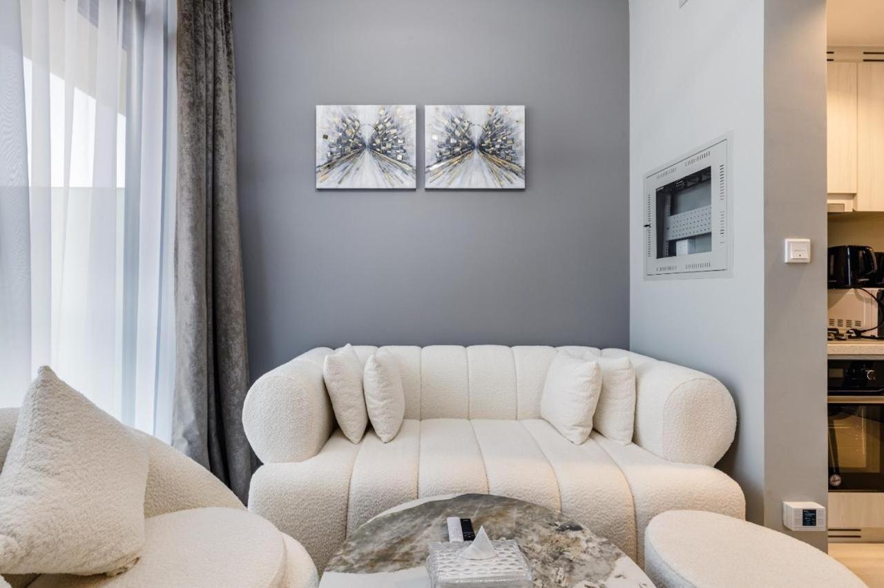 Appartamento Zada Tower 1br In Business Bay Near Metro & Burj Khalifa - Escape 24 Homes